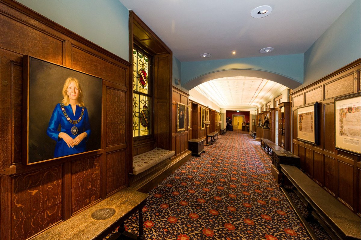 Josephine Goddard's portrait of Lady Mayor unveiled in Drapers' Hall